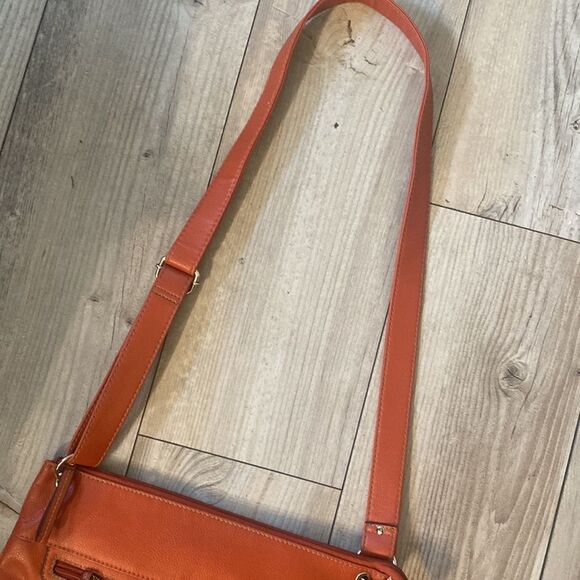 Leather Relic Large Tote Purse - Picture 3 of 8